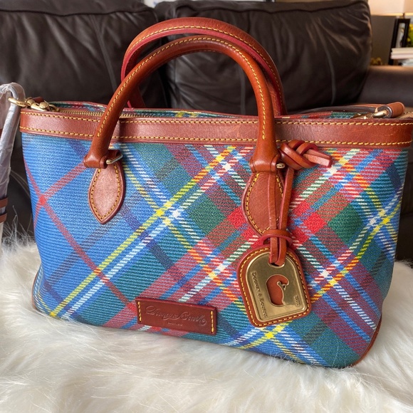 Dooney & Bourke Handbags - Auth Dooney & Bourke Vintage Tartan Plaid Shoulder Bag (NWOT)